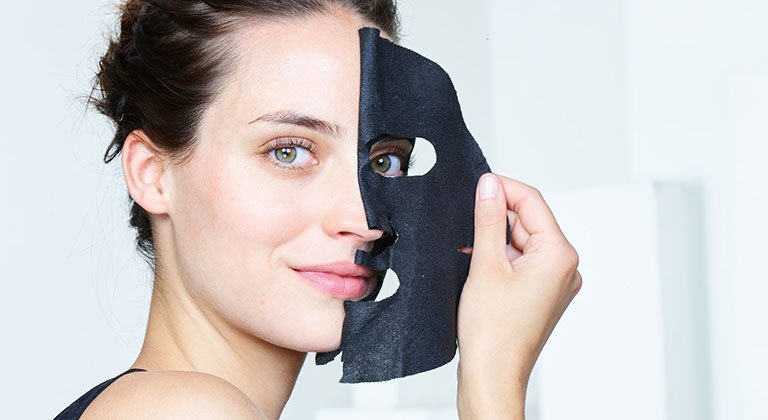 Comment choisir et appliquer un masque facial : Les astuces pour